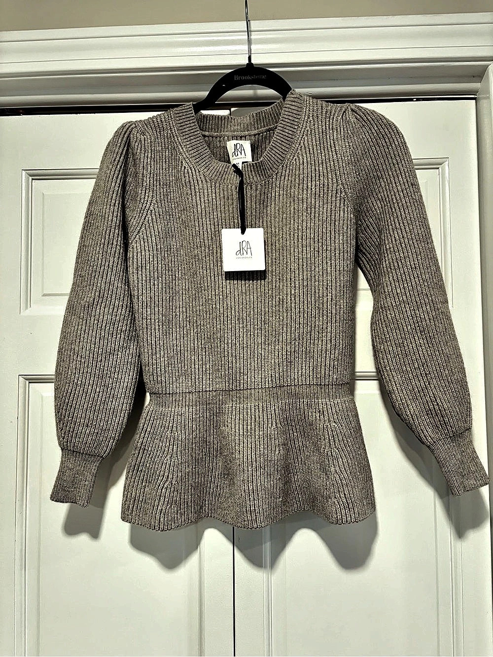DRA Los Angeles Peplum Sweater in Gray Size Medium NWT